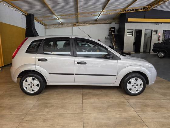 FORD FIESTA 1.0 MPI CLASS HATCH 8V FLEX 4P MANUAL FORD FIESTA 1.0 MPI CLASS HATCH 8V FLEX 4P MANUAL